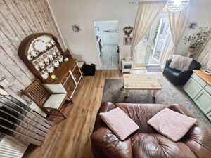 Dining room- click for photo gallery